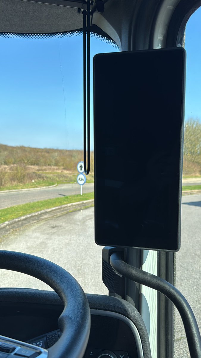 💂🏻‍♀️👋🏻вєαя🍻🇬🇧™ tweet media