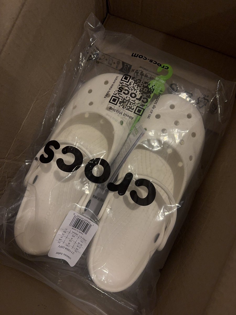 sun_sshineee's tweet photo. ส่งต่อ crocs classic ballet

size W8 สีขาว (ซื้อมาผิดไซส์ค่ะ)
ราคา 1,850 รวมส่งฟรี

สนใจ dm เพิ่มเติมได้ค่ะ😊

#ส่งต่อcrocs #crocsมือสอง #ส่งต่อเสื้อผ้า #ส่งต่อ #Crocs #ส่งต่อstylist #รองเท้าcrocs #ส่งต่อcintage #crocsthailand #ส่งต่อเสื้อผ้ามือสอง #รองเท้ามือสองของแท้ #รองเท้า https://t.co/Icw19lIauZ