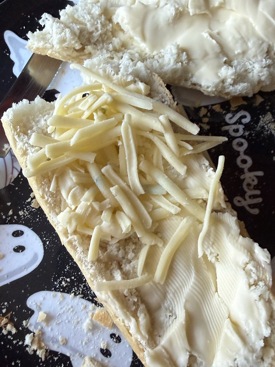 Kira Ellie-Louise tweet media