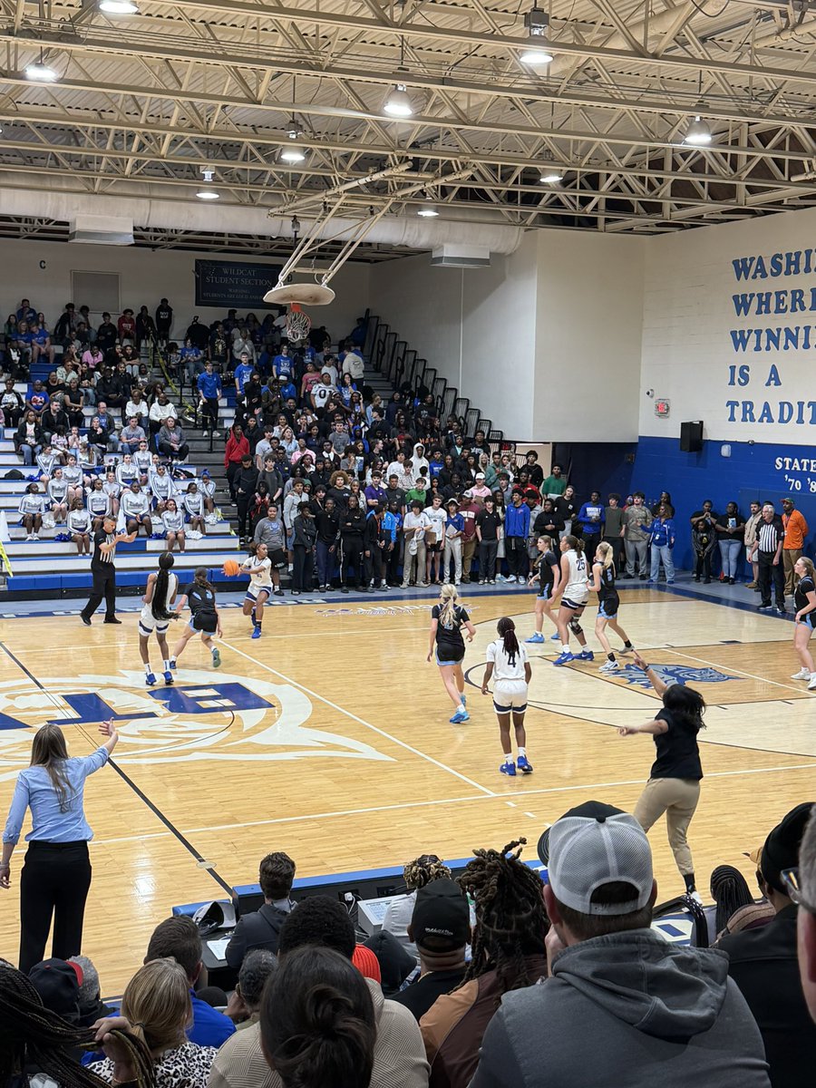 CoachJessicaSG's tweet image. So PROUD of our @pvhsgirlsbball team this season !
➡️ Elite 8 
🏆 District Champs 
👏🏼 23-7
Fought hard vs a talented Booker T. Washington in @FHSAA 5A Regional Finals, 51-40. This will fuel next season, we will be back!! 🦈

#WeOverMe #EarnedNotGiven #family