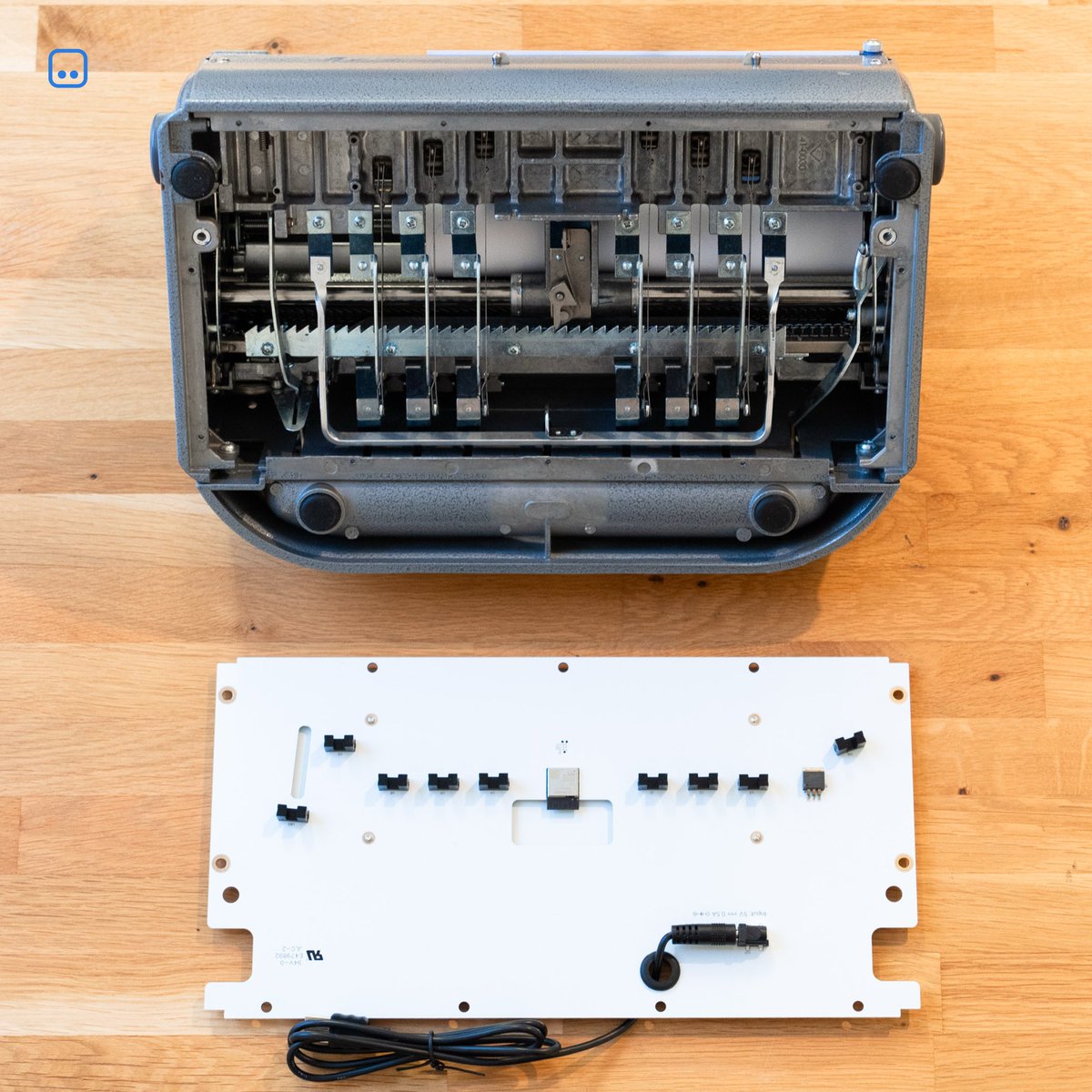 paigebraille's tweet photo. Paige Connect fits inside a braille writer to turn it into a Bluetooth keyboard.
 It’s simple to install, and once it’s in place it uses sensors to quietly detect the levers inside.

#Braille #AssistiveTech #Accessibility https://t.co/5JzgBd1Xpg