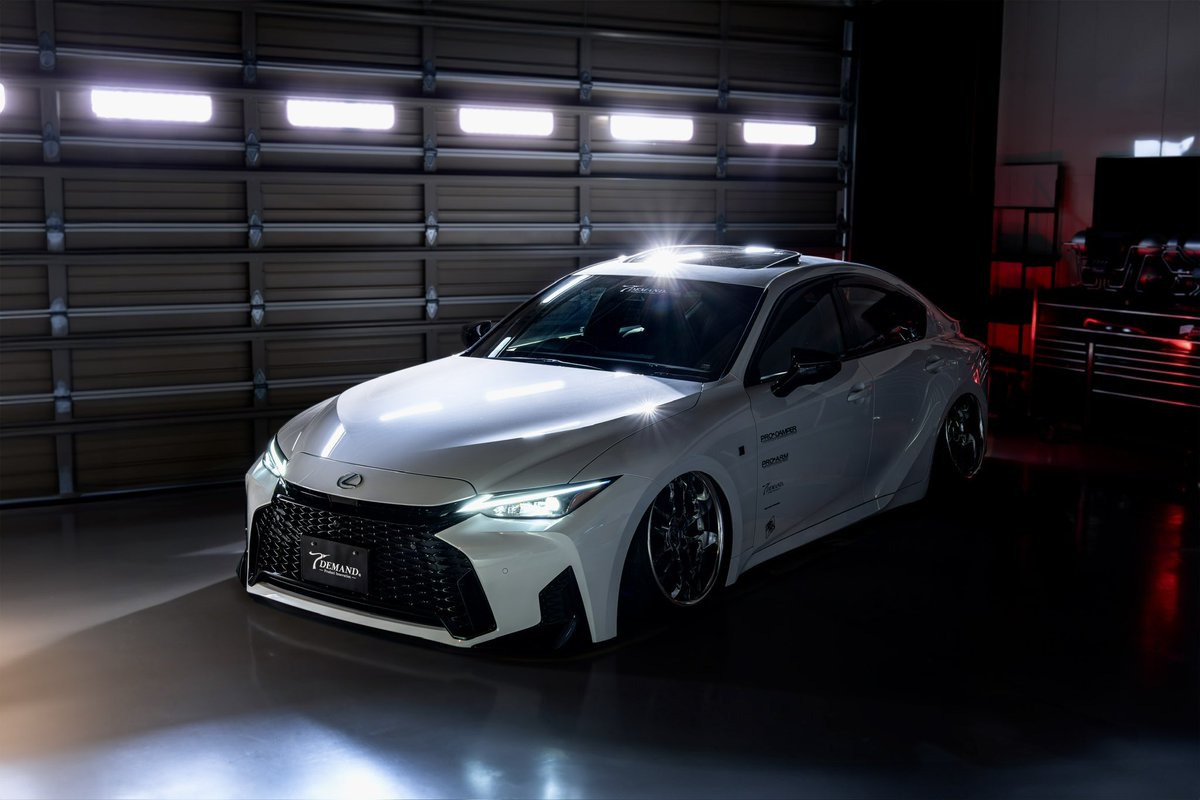 tanaka_tdm's tweet image. IS300h F SPORTS "Mode Black V" AVE30

T-DEMAND FULL COMPLETE

(F) 7.5° 19inch 9.5j +0 
(R) 8.5° 19inch 10.5j+10

#tdemand 
#ssr
#nitto 
#lexusis 
#airsuspension