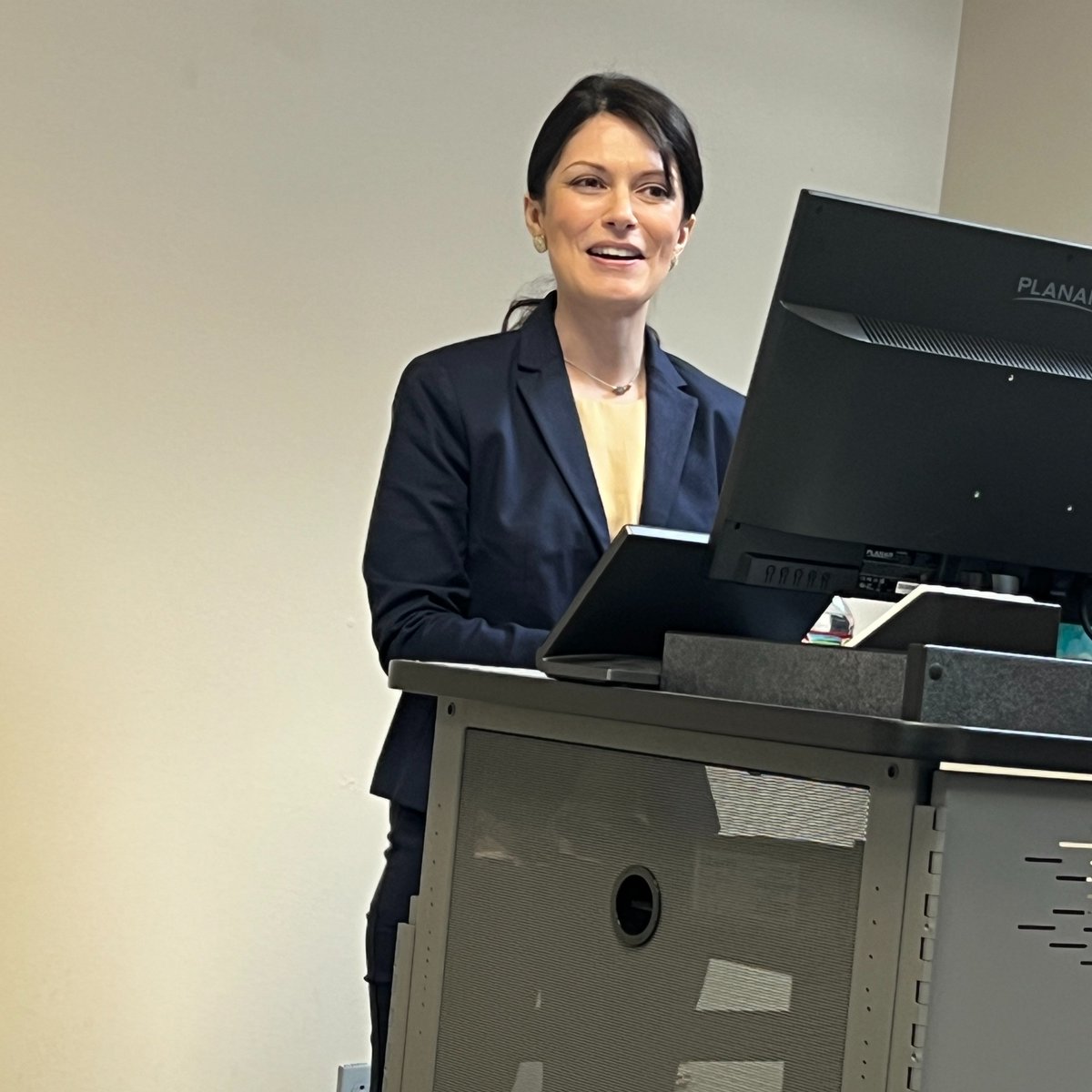 ChrisRFrei's tweet photo. Congrats to Vanessa Young on successful defense of her dissertation! Also, congrats to Dr. Sudha Seshadri, her Supervising Professor. Vanessa will be Translational Science (TS) PhD Graduate #47! @IIMSCTSA @UTHealthSA_GSBS @TheLongSOM @UTHealthSA @UTexasPharmacy @UTAustin @UTSA https://t.co/7LUamB6Pmr