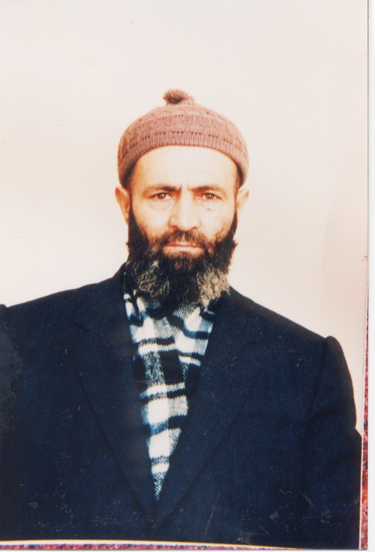 AbdurrahimRyhn's tweet photo. Mübârek Abdurrahim Efendim Hazretleri şöyle buyurmuştur:
“Edeb her an Allah’ı hatırlamaktır, unutmamaktır. Allah’ı unutmak ise edebsizliktir.” https://t.co/NkANRnpfXJ