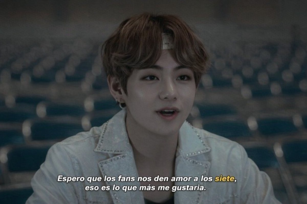 Armys, ayudanos a hacer tendencia esto:

— Comenta y RT:

BTS IS 7  
BTS IS SEVEN 
BTS PAVED THE WAY  
BTS ARIRANG  
BTS IS COMING  
BTS SWIM