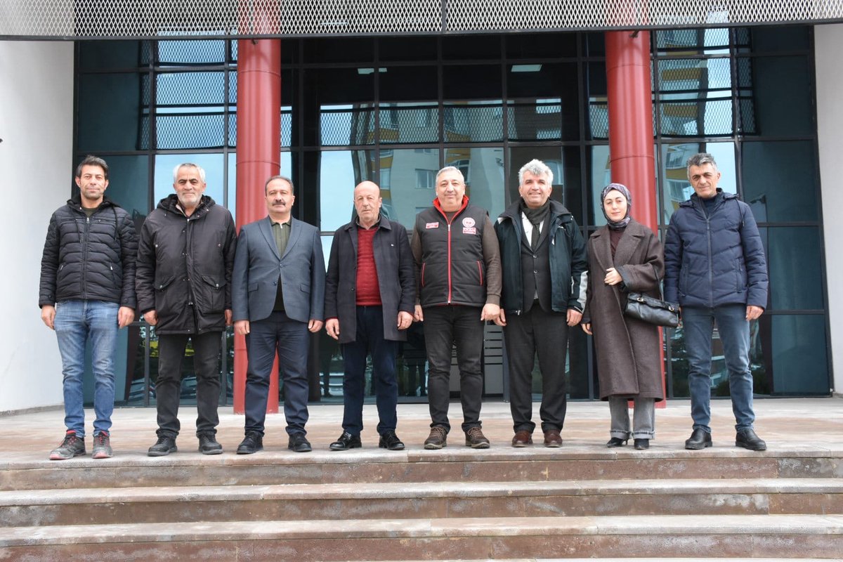 Niğde Hacıabdullah Kasabası Yardımlaşma ve Dayanışma Derneği Enstitümüze ziyarete geldiler. 

Değerli misafirlerimize ziyaretleri için çok teşekkür ediyoruz.
