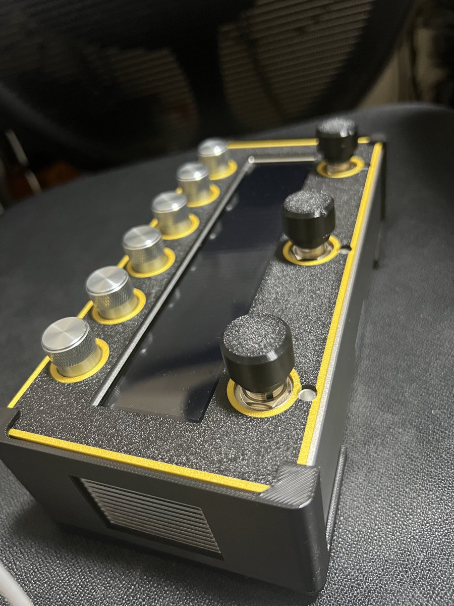 こまほケーブルさん(@cw_customcable) のトップカバー+本体カバー+