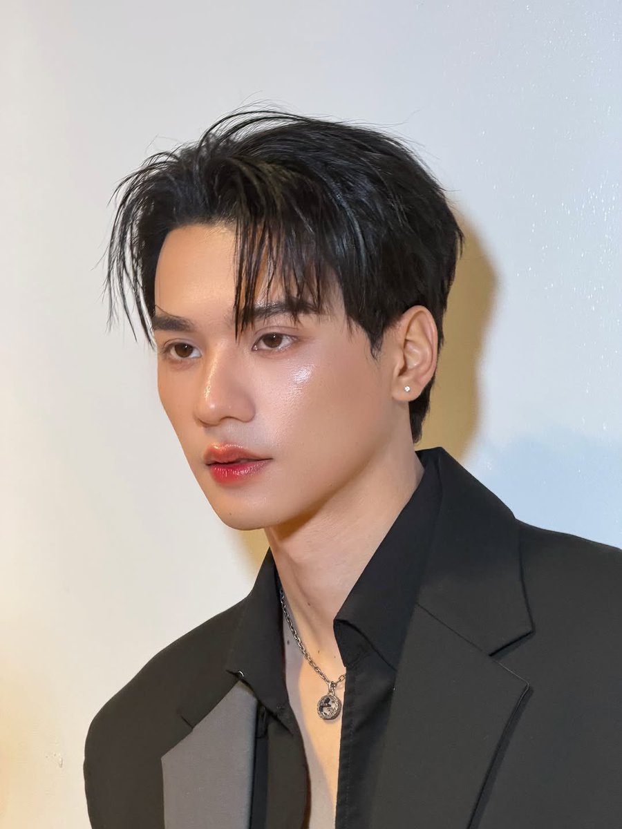 เก่งสมชื่อเก่ง เก่งที่สามารถเป็นได้ทั้ง นายแบบ นักร้อง นักแสดง สามารถเฉิดฉายในวงการได้อย่างสมบูรณ์แบบ

600K HARITKENG ON X    
#หกแสนฟอลแสนรักเก่ง