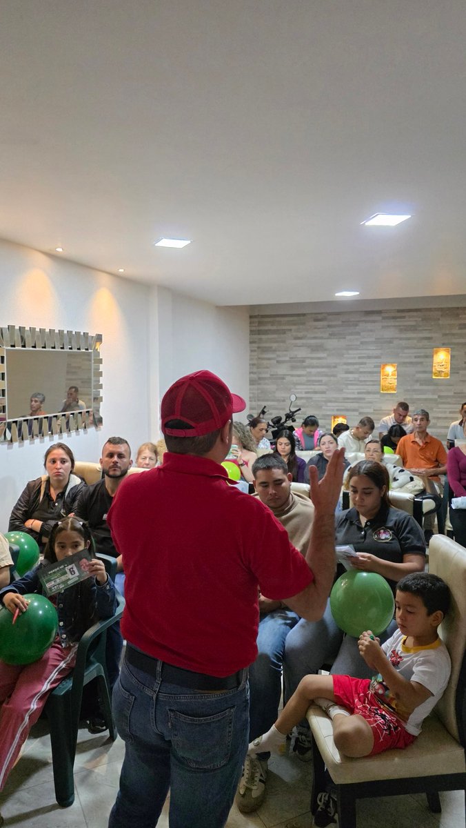 FernandoAAG10's tweet photo. Gracias a Dios y a mis paisanos ocañeros, cada día sentimos más el cariño de la gente.
Las reuniones de ayer despertaron nuevamente un gran sentimiento.
Para ser servidor o funcionario público, o para liderar procesos, hay que ser ejemplo en el comportamiento social, comercial, administrativo y político. Eso es lo que hemos hecho ✅️
Gracias por acoger a @juancbocanegra como su senador.