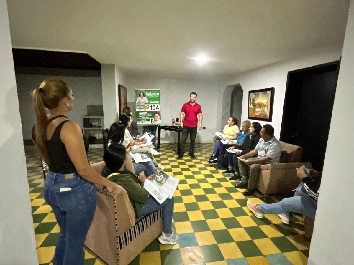 FernandoAAG10's tweet photo. Gracias a Dios y a mis paisanos ocañeros, cada día sentimos más el cariño de la gente.
Las reuniones de ayer despertaron nuevamente un gran sentimiento.
Para ser servidor o funcionario público, o para liderar procesos, hay que ser ejemplo en el comportamiento social, comercial, administrativo y político. Eso es lo que hemos hecho ✅️
Gracias por acoger a @juancbocanegra como su senador.