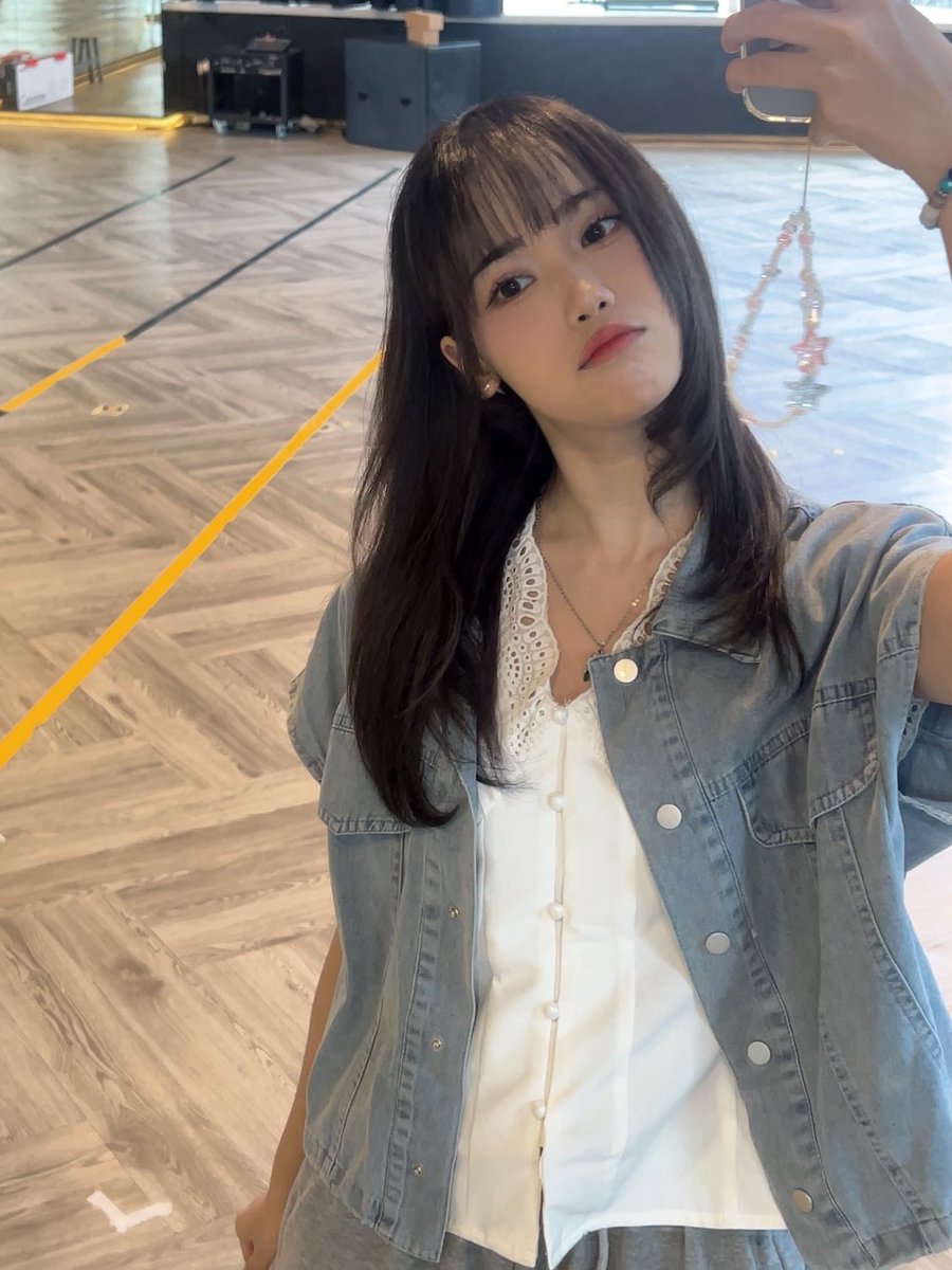 AR_LanaJKT48's tweet photo. #RaBulana lagii ngapainnn??? Kgn deh🥺 https://t.co/xRYxXBi7oe