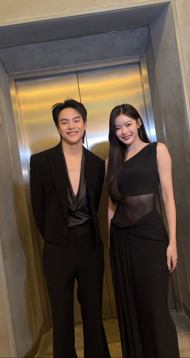 อุ๊ย 👁️🤍👁️
#BERRYCRUSHXMARCKRIS
#MARCKRIS #Mabelz_PiXXiE