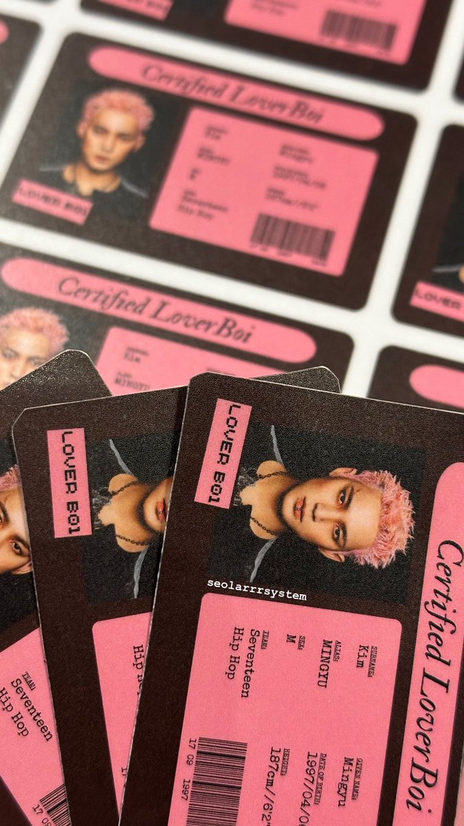 seolarrrsystem's tweet photo. sneakpeek freebies for #SEVENTEEN_NEW_IN_SG #SEVENTEEN https://t.co/dT2ksSdttZ