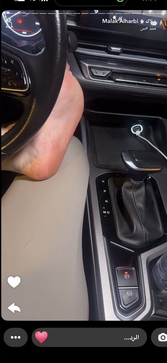 ملاك الحربي لها فتره ماتصور رجلها ☹️