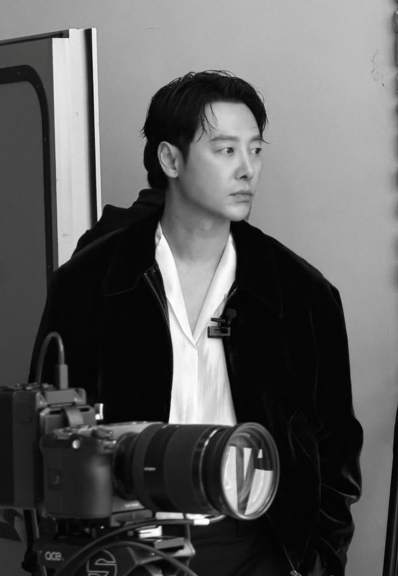 김동욱이 카메라랑 있는 투샷은 늘 옳아.🩶