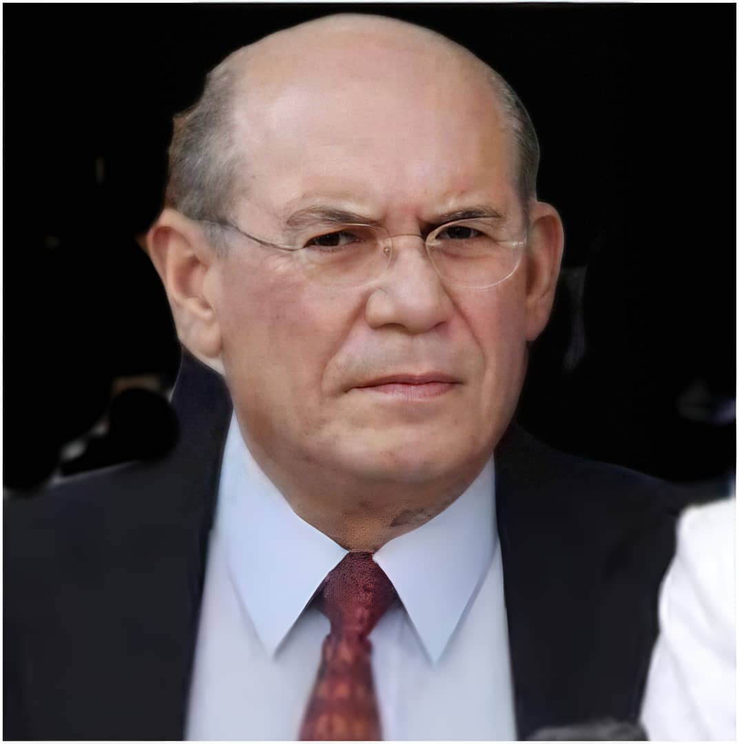 60 días bastaron para que el chavismo abandonara a Maduro y Cilia. La revolución era mentira. Es una organización criminal y mas nada. A Capos presos, capos puestos.