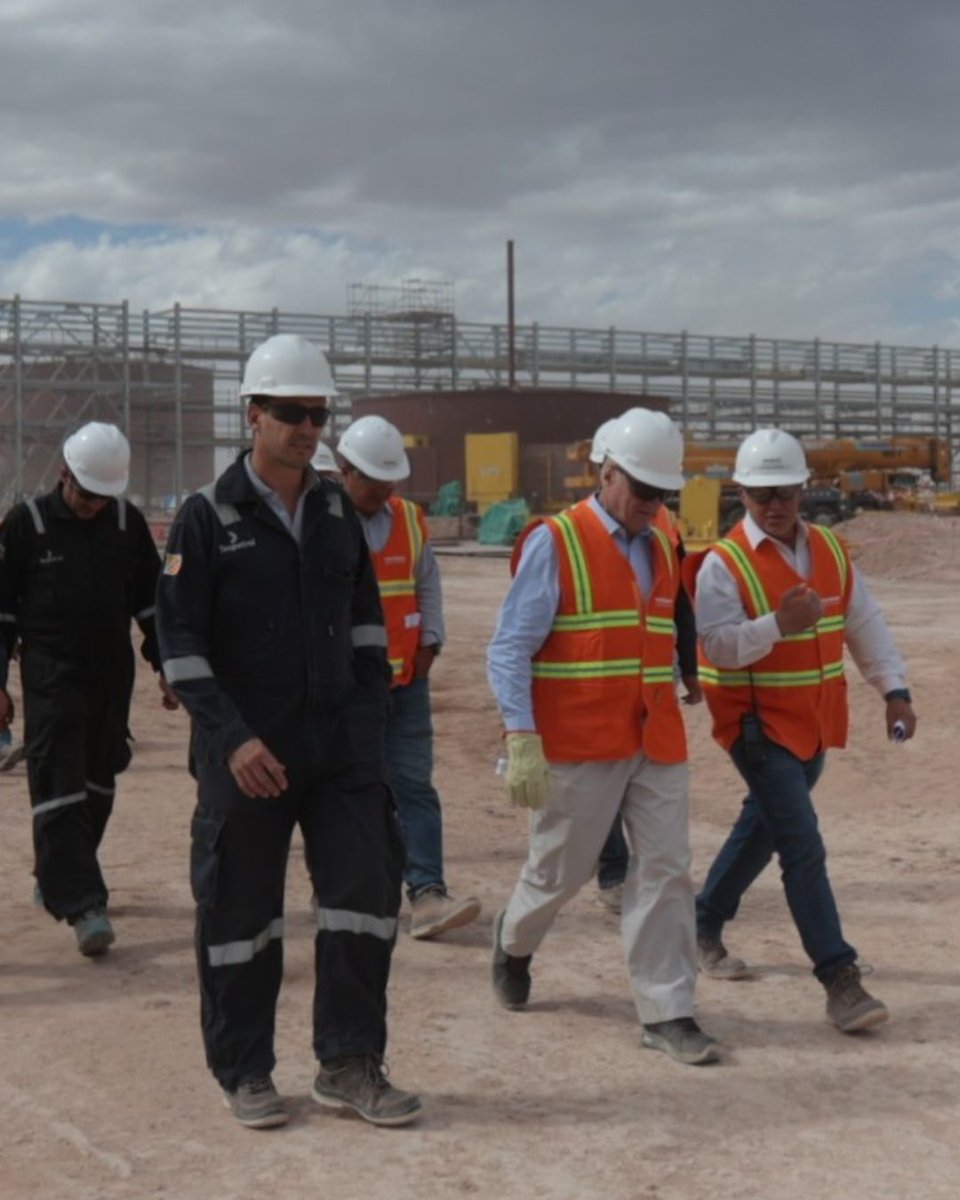 Tecpetrol's tweet photo. - Una inversión de +2.500 millones de dólares
- +4.000 empleos directos
- La participación de +700 empresas nacionales
- Una producción de 70.000 barriles de petróleo por día https://t.co/PqHX8GRvCO