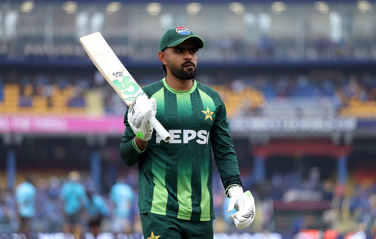 Vipintiwari952's tweet photo. Imagine making your debut after Virat Kohli had already set the bar somewhere near the moon. From day one, fans forced the comparison. Every fifty became “next Kohli”. When Kohli hit a rough phase, people rushed to crown a new king. Paki fans decided the throne had been transferred.

Then reality happened. Kohli fought through his slump, stayed in the grind, and is still delivering at the highest level and proved why he is a King. Meanwhile, Babar Azam is battling through his dead batting, and selection headaches and near his retirement while Kohli is in Peak. 

Meanwhile, Babar dropped from his BBL side before the business end. Left out of Pakistan’s XI in a must-win T20 World Cup game against Sri Lanka. Now removed from the ODI squad against Mighty Bangladesh.

Calling someone “king” is easy. Staying one? That’s the hard part…. The biggest achievement of Babar’s career was to get compared with Kohli. And that is an uncomfortable truth.