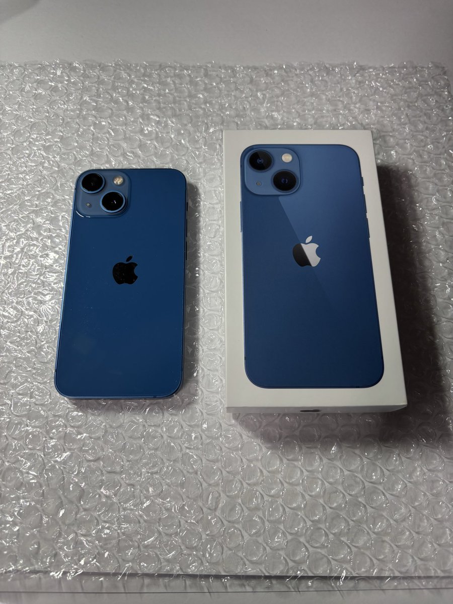 iPhone13 レッド iPhone13mini ブルー 新しく2台入荷いたしました