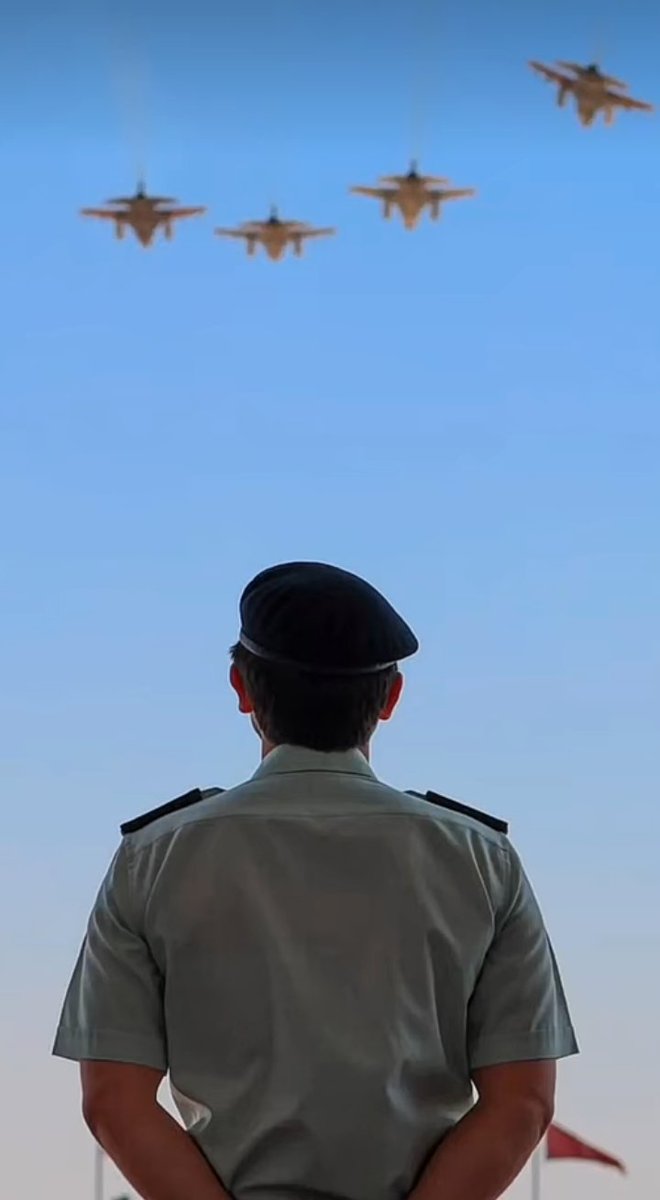 t7_0e's tweet photo. راياتكم فوق السحايب
يالجيش بيكوا نتغنّى
يا قهارين الصعايب
 والفرج  للي نصنّا  🇯🇴🦅 https://t.co/j3dptezBc5