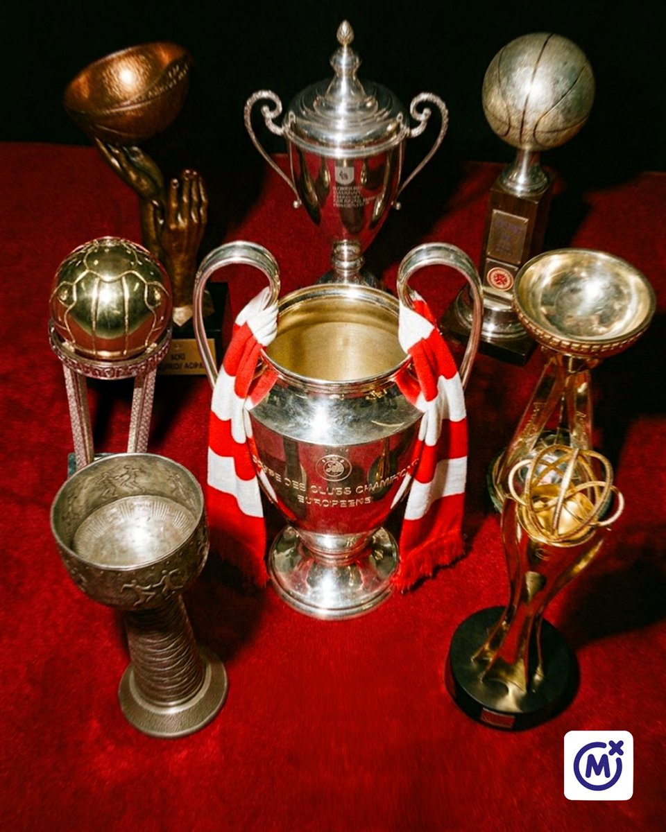 Sportsko društvo Crvena zvezda danas slavi 81. rođendan! 🔴⚪

🏆 903 osvojena trofeja
🏆od kojih su 867 titule nacionalnog šampiona, kupa ili superkupa
🏆12 evropskih trofeja, među kojima je 8 titula evropskog prvaka
🏆19 titula regionalnog šampiona
🏆 5 titula svetskog prvaka