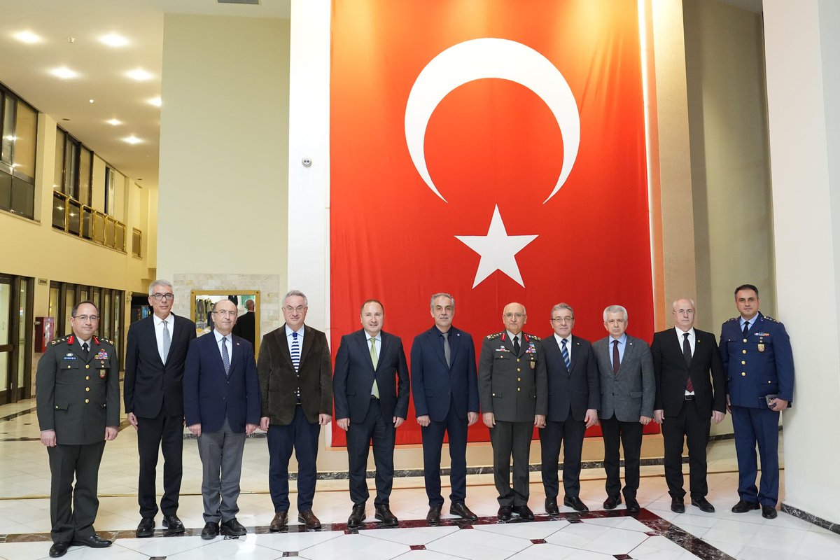 🌙 Rektörümüz Ege Ordu Komutanlığının İftar Programına Katıldı

Rektörümüz Prof. Dr. Bayram Yılmaz, Rektör Yardımcımız ile birlikte; Ege Ordu Komutanlığı ve İzmir Garnizon Komutanı Orgeneral İrfan Özsert’in ev sahipliğinde, Konak Subay Orduevi Efes Salonu’nda düzenlenen iftar