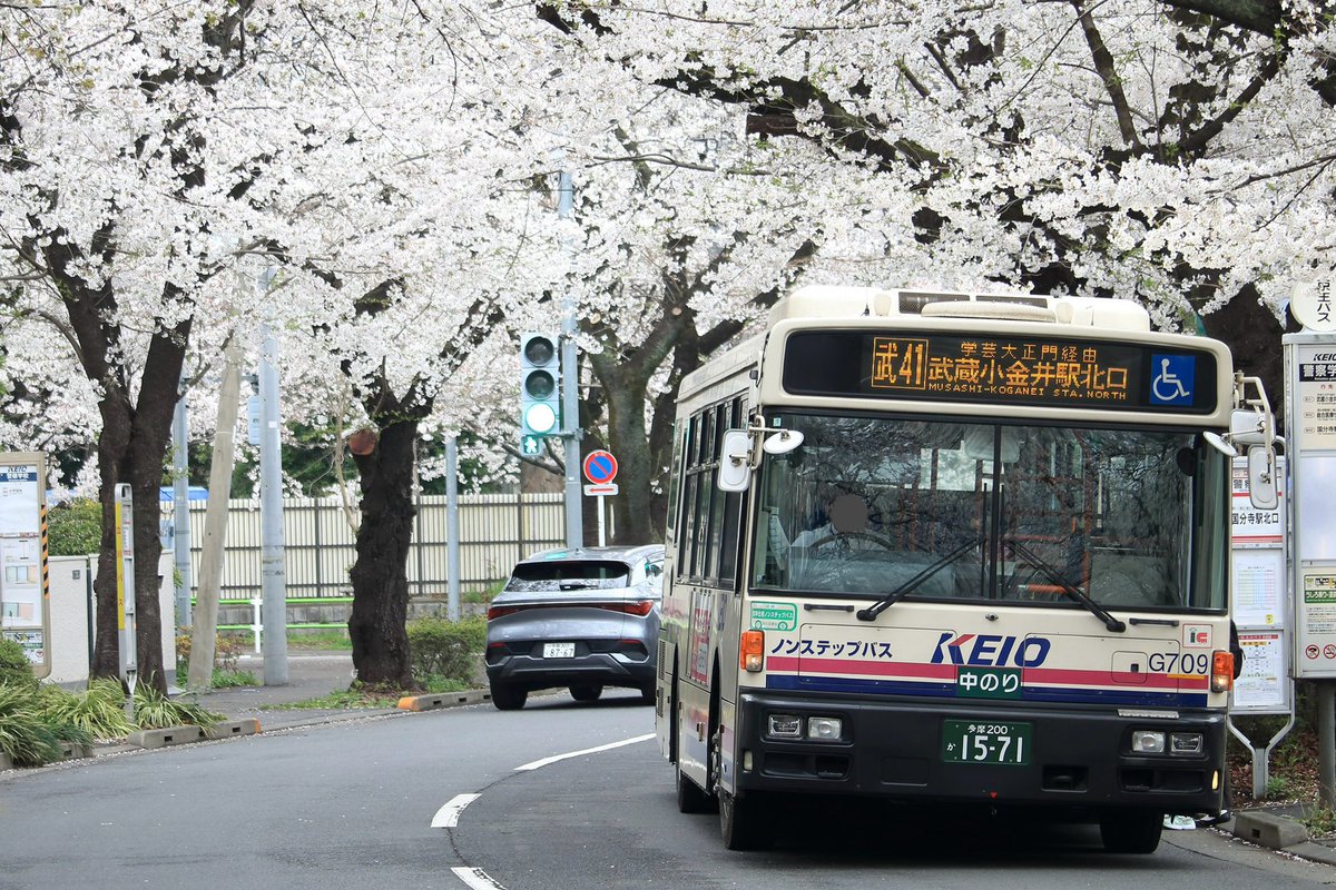 07MC_RM510's tweet photo. 京王バス ...西工大型車/PKG-RA全廃へ
KL-が残っていた時は注目度の低かったRA。
UA引退後は最後の“4”大型車でしたが、
ハイブリッドやEVの導入で遂に全廃。
残る西工はJP2/AJ5の7台まで減りました。 https://t.co/HEChF4ItLh