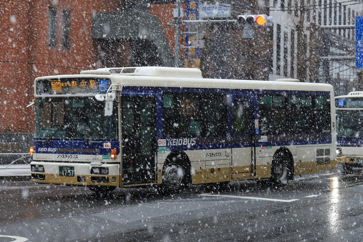 07MC_RM510's tweet photo. 京王バス ...西工大型車/PKG-RA全廃へ
KL-が残っていた時は注目度の低かったRA。
UA引退後は最後の“4”大型車でしたが、
ハイブリッドやEVの導入で遂に全廃。
残る西工はJP2/AJ5の7台まで減りました。 https://t.co/HEChF4ItLh