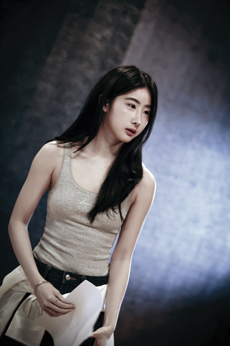 NEVER FADE tweet media