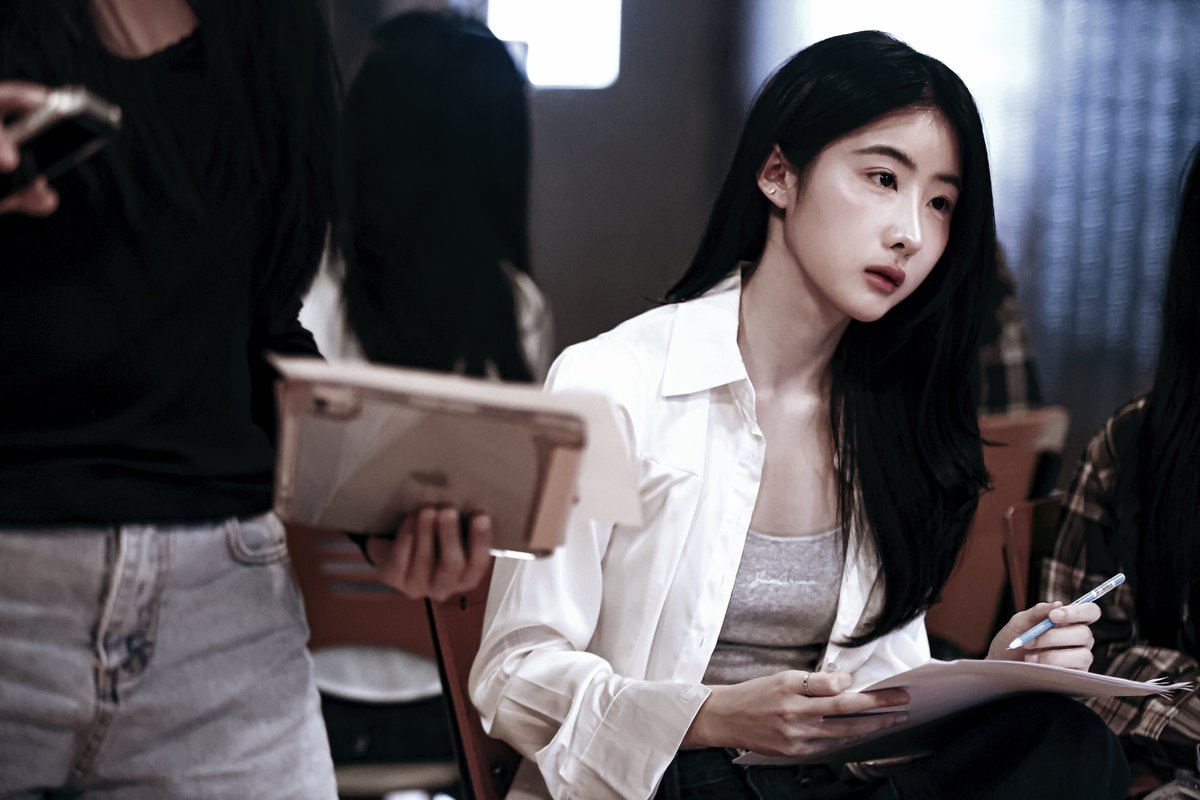 NEVER FADE tweet media