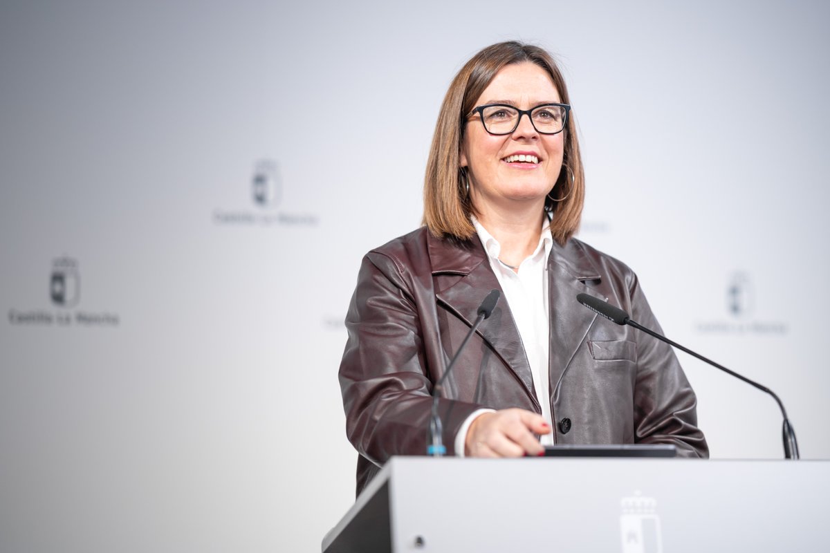 EstherPadillaR's tweet image. Esta semana aprobamos medidas para proteger a las personas y modernizar #CLM 

➡️ 3,75 millones € para mantener el 50% de descuento en transporte interurbano para jóvenes de 14 a 29 años. 

Más de 2,2 millones de billetes en 2025

Alivio directo a las familias.

/sigue hilo 🧵👇