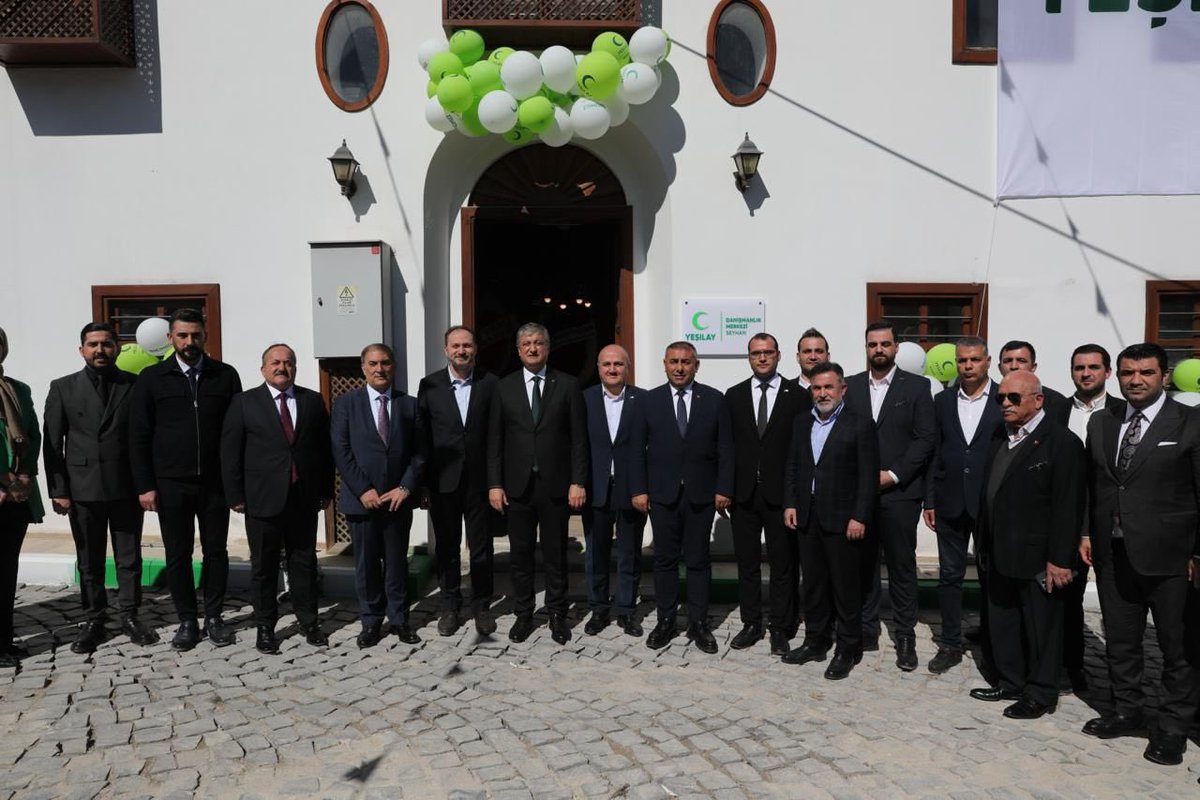 “Bağımlılıkla mücadele, sağlıklı bir toplumun en önemli şartlarından biridir.”

Valimiz Sn. Mustafa Yavuz, Yeşilay Genel Başkanı Sn. Mehmet Dinç, Kızılay Genel Sekreteri Sn. Ramazan Saygılı ve İl Kadın Kolları Başkanımız Sn. Hacer Söylemez ile birlikte, Adana’mızda bağımlılıkla