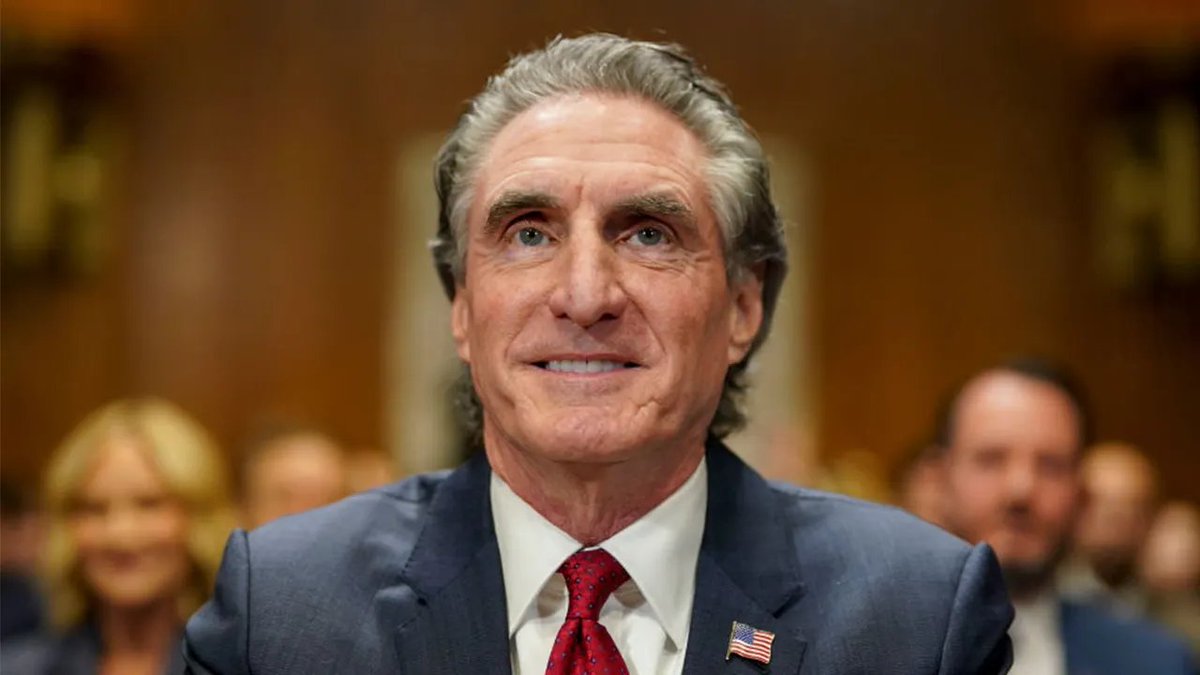 #URGENTE | Secretario del Interior de Estados Unidos, Doug Burgum, podría visitar Caracas en las próximas horas, indica el corresponsal de <a href="/RedMasNoticias/">Red+ Noticias</a> en la Casa Blanca, <a href="/juanestebansr/">Juan Esteban Silva</a>  

#Venezuela #EEUU #4Mar