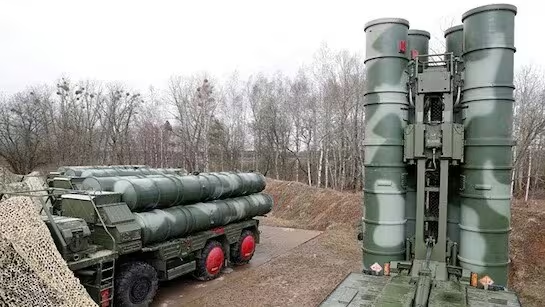 OrissaPOSTLive's tweet image. The Defence Procurement Board has cleared the IAF’s proposal to procure five additional S-400 air defence systems from Russia, strengthening India’s multi-layered air defence network; the proposal now awaits DAC approval.

#IndianAirForce #S400 #DefenceNews #NationalSecurity