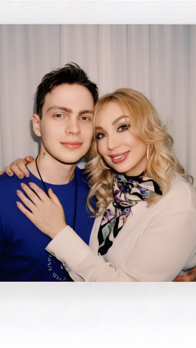 seriyallkin's tweet photo. 'И рядом ты, а лик твой множится, и до рассвета напролет В руке твоей мерцают ножницы и взгляд твой холоден, как лед."(с) https://t.co/A9JXUEY36G