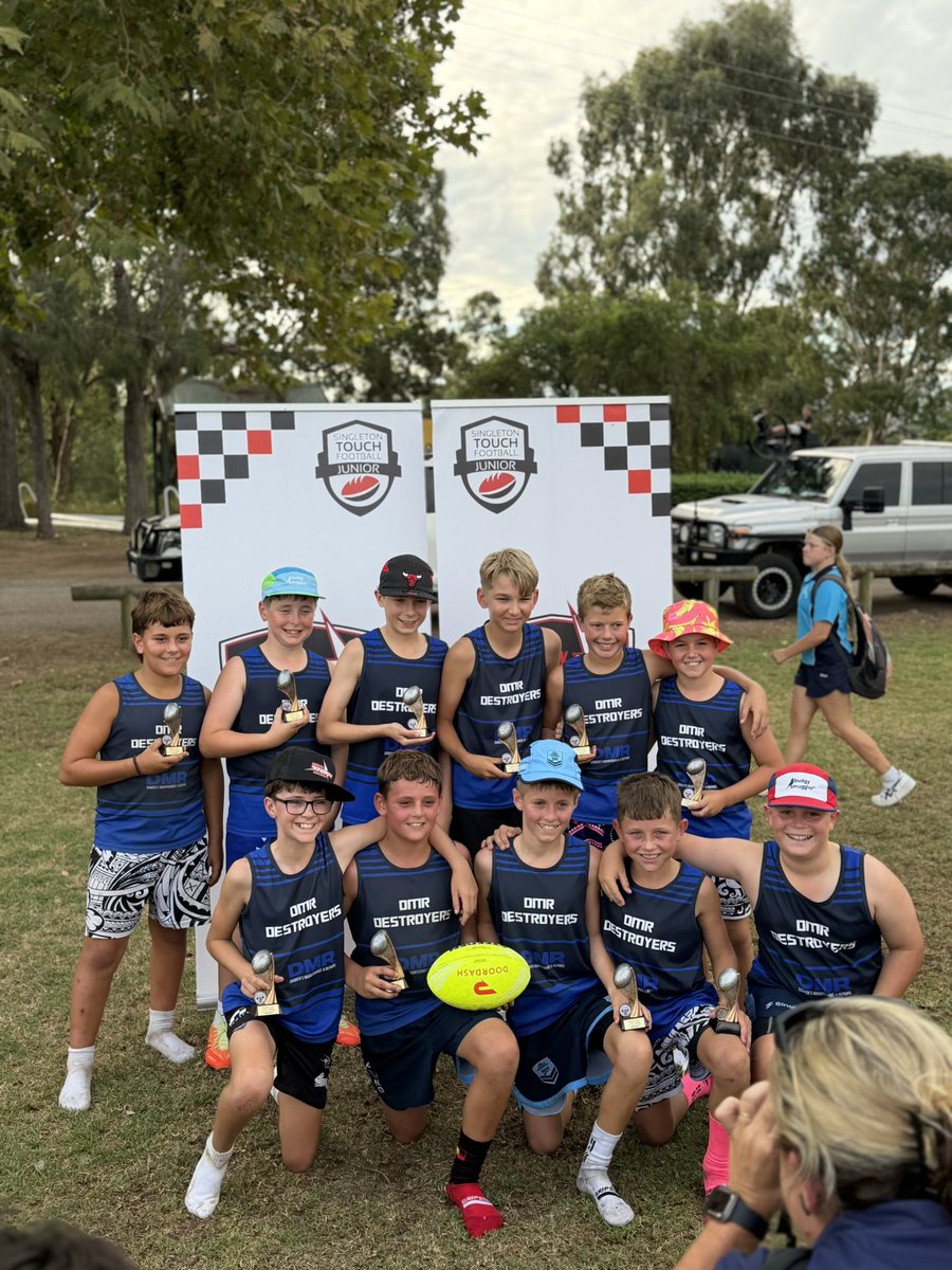 staceyropa1's tweet image. Down 2-0 with 7min to go, to draw it 2-2 on the whistle. Sudden death drop off 3-2 winners for a try in the corner! Big fella’s try started the comeback! #winners #tryscorer #topscorer #propsonthewing #gussybear @nswtouch