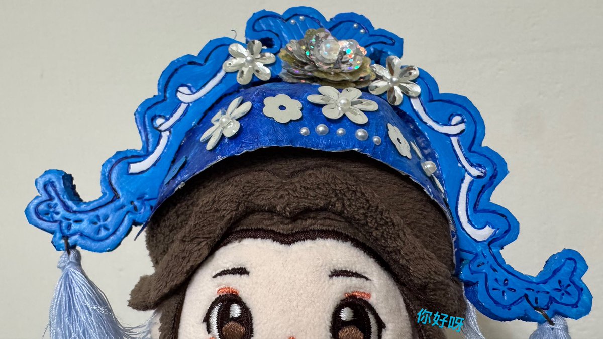 wheeler1122's tweet photo. @nozomi_takamiya 謝謝誇誇🥹這也是我目前最滿意的一套，帽子（我也不確定正式名稱）是用硬紙（撕不破的）跟泡綿板做的，黏合的話白膠、膠帶跟熱溶膠都有用到^^ https://t.co/Mmoxrl4eoi