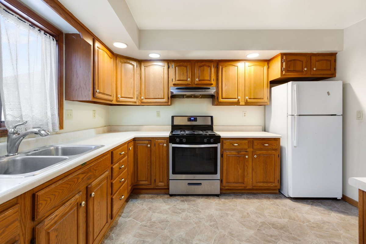 Agent_Mel's tweet photo. 1632 Poplar Lane, Woodstock, IL, 60098
2 bed | 3 bath 1250 Sq. Ft.
Active | 0
https://t.co/EuSG4FnRPl
Spacious and well-maintained 4 bedroom, 3 bath rental home with 1-car garage located at 1632 Poplar Lane in Woodstock. This move-in ready property offers generous room sizes,... https://t.co/7CtyocfwEw