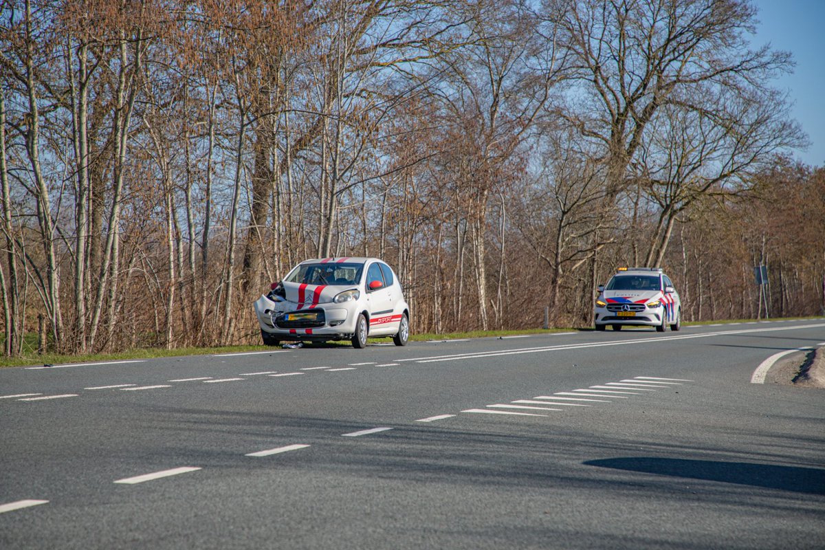Gewonde bij aanrijding op N355 bij Jistrum