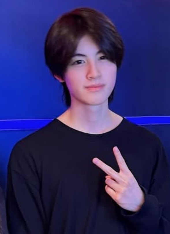 โห น้องเอเอลุคนี้ ผมแบบนี้ 😭😭😭😭😭😭😭 โคตรน่ารักเลย 😭😭😭😭😭😭😭😭😭