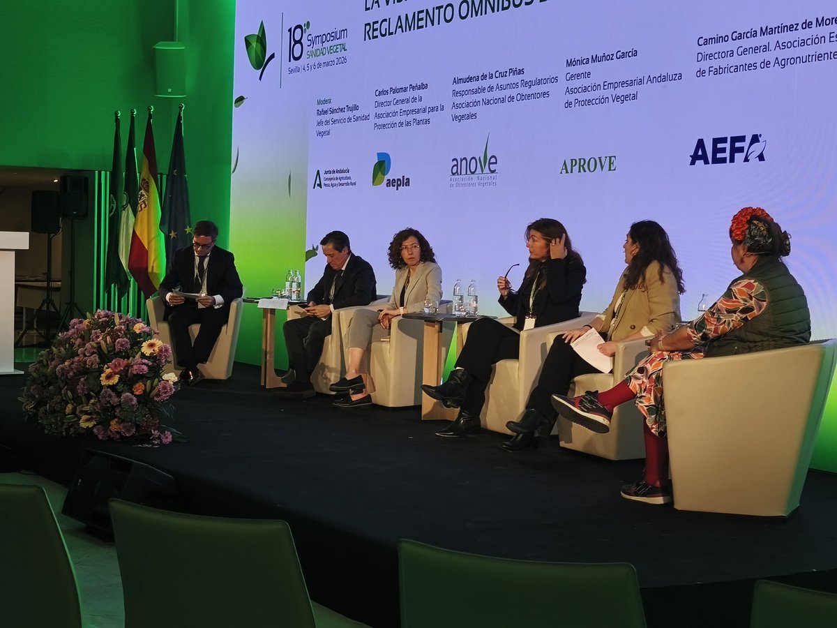 eComercioAgr's tweet photo. Mesa redonda : La Visión de la industria de #Fitosanitarios y #semillas del reglamento ómnibus de la UE para la Sanidad Vegetal 🍅
#18SymposiumSV
@AefaAgro
@aepla_asoc #aprove @ibmaspain
#ECaFruits
@COITAND https://t.co/IkEphamQsf