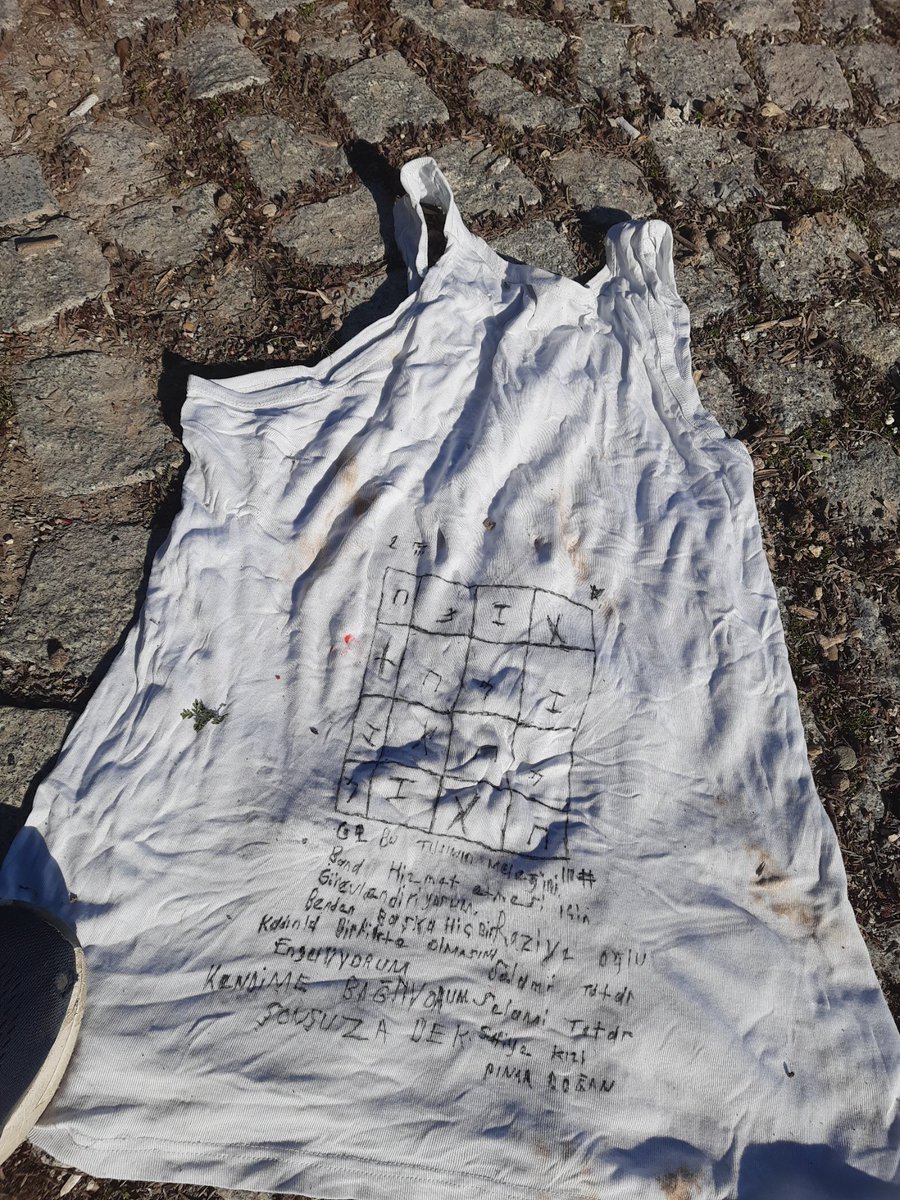 nuans38's tweet photo. Ankara Harikalar Diyarı parkı. Raziye oğlu Selami kim bilmiyorum ama birileri fena takmış kafayı. Şaka mı yoksa umutsuz birinin tutunduğu bir şey mi bilemedim ama yine de rahatsız edici.. https://t.co/Ab42pkuYe8