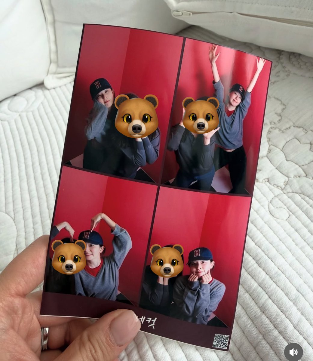 seulgi with the ex sm trainee from malaysia 🧡💛

*her acc is public thats how i got the pic