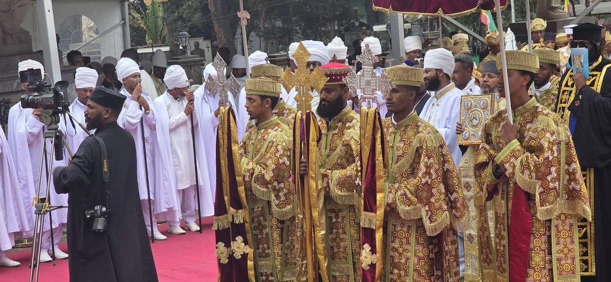 ItalyinEthiopia's tweet photo. L’Amb. @fabrizisem ha preso parte alle celebrazioni del 13° anniversario dell’insediamento di Sua Santità Abune Matthias I, Patriarca d'Etiopia, Arcivescovo di Axum e Ichege della Sede di San Teklehaimanot, celebrato presso la Chiesa della Santissima Trinità https://t.co/J2wByeltw6