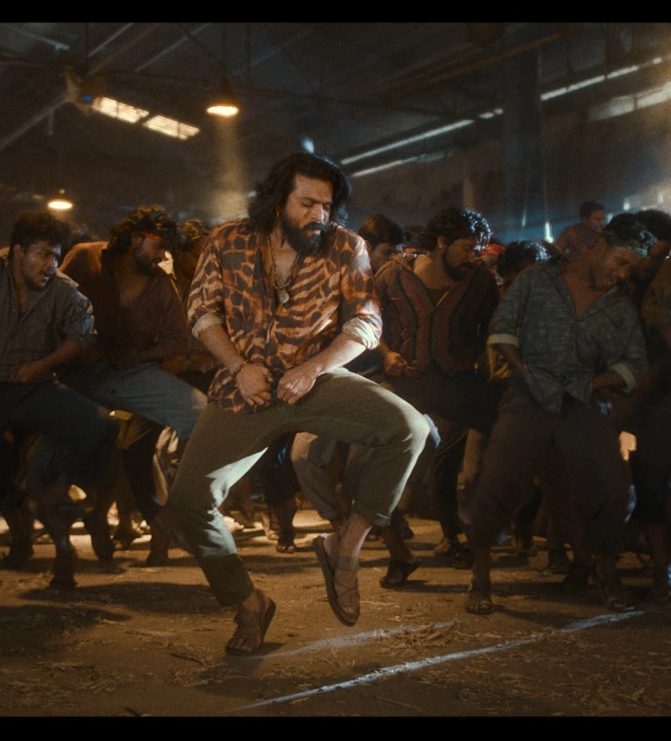 Mega Power Star <a href="/AlwaysRamCharan/">Ram Charan</a>'s styling in #RaiRaiRaaRaa 👌👌😍😍

<a href="/aegan_ekambaram/">Aegan Ekambaram</a> 👏👏

- bit.ly/PeddiSecondSin…
#PEDDI