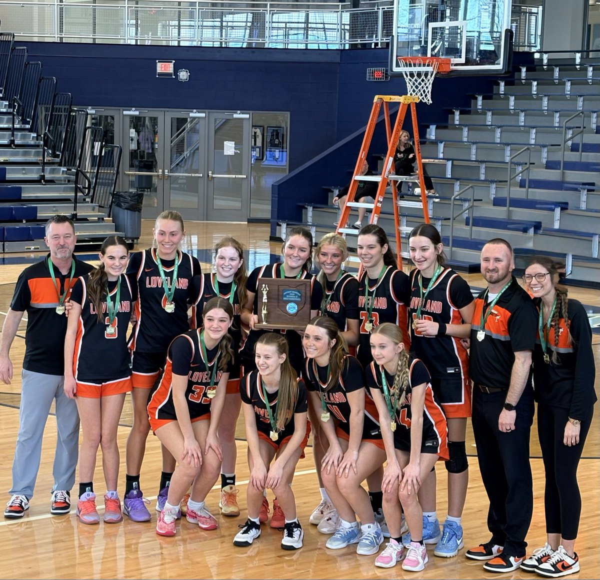 Loveland Girls Basketball 🐾 🏀 tweet media