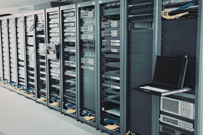XatakaLATAM's tweet photo. México podría generar 100,000 empleos en centros de datos, pero no hay personas preparadas que los ocupen https://t.co/wMmPQkukLJ https://t.co/T19S43HMyy