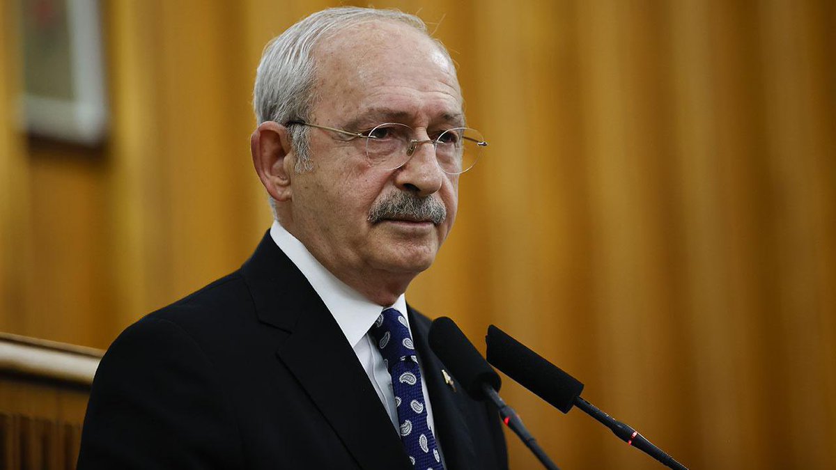 Drr_Nilay's tweet photo. Bize kim saldıracak diyen adama oy verdiler!

Şimdi de füze denemeleri balıkları korkutuyor diyen adama oy verecekler! 

Kitle öyle güdülmüş ki her türlü veriyorlar değişen bir şey yok… https://t.co/DvcuIO0vgR