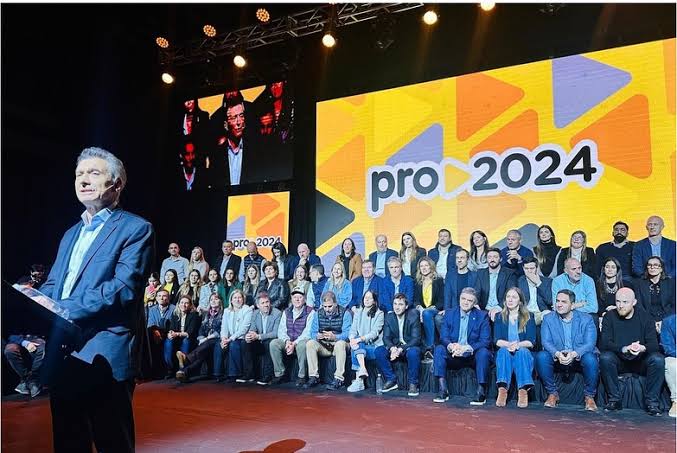 🚨 AGENDEN: 19 de marzo a las 10am en Parque Norte nos volvemos a encontrar los PRO, los que no nos desteñimos y queremos un candidato 100% amarillo.

Estamos TODOS invitados. Cierra nuestro PRESIDENTE <a href="/mauriciomacri/">Mauricio Macri</a>  

Los veo ahí.