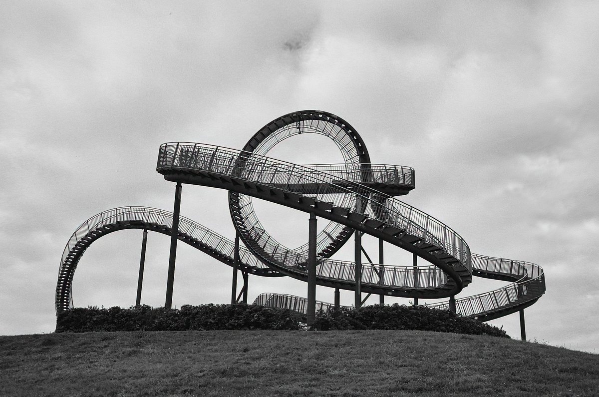 NFChauntedhouse's tweet photo. The carnival now quiet, the songs now dead. 
The wind whispers "Noir" in your ears while the goblins screams of "crime" in glee. 

Prepare yourself.
#NFC #HauntedHouse https://t.co/mGNlNEpF8J